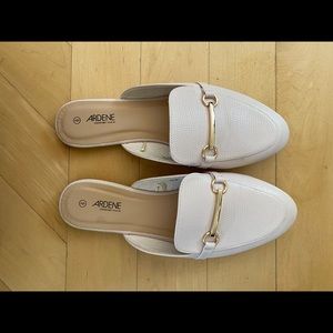 Slip on flats for sale from Ardene